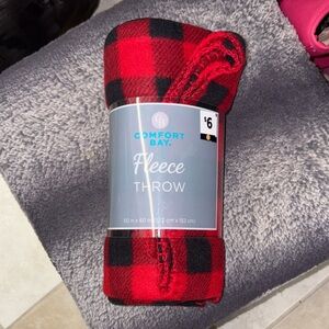 Comfort Bay Red and Black Plaid Fleece Throw